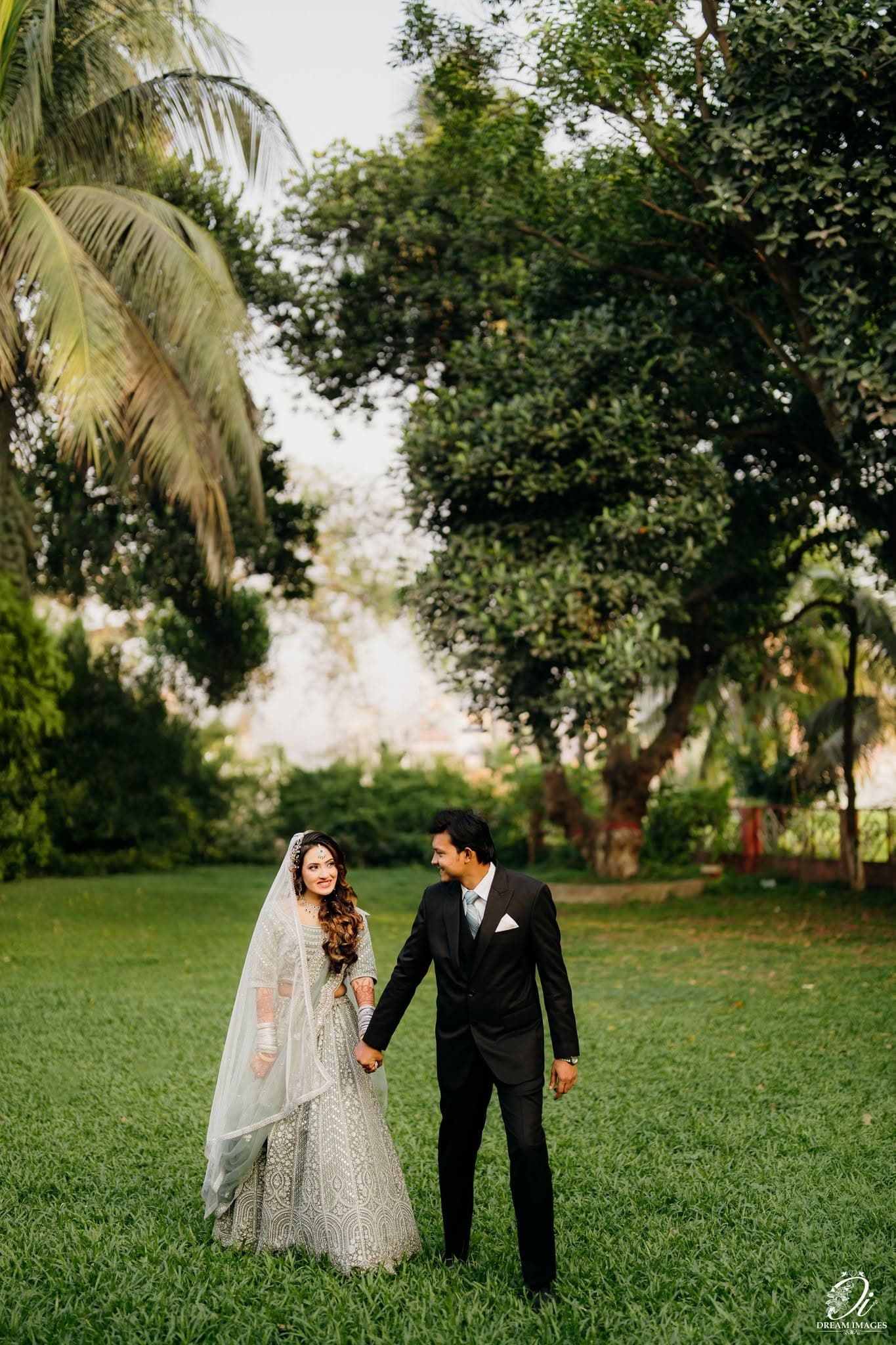 Omi and Silvia, closing moment